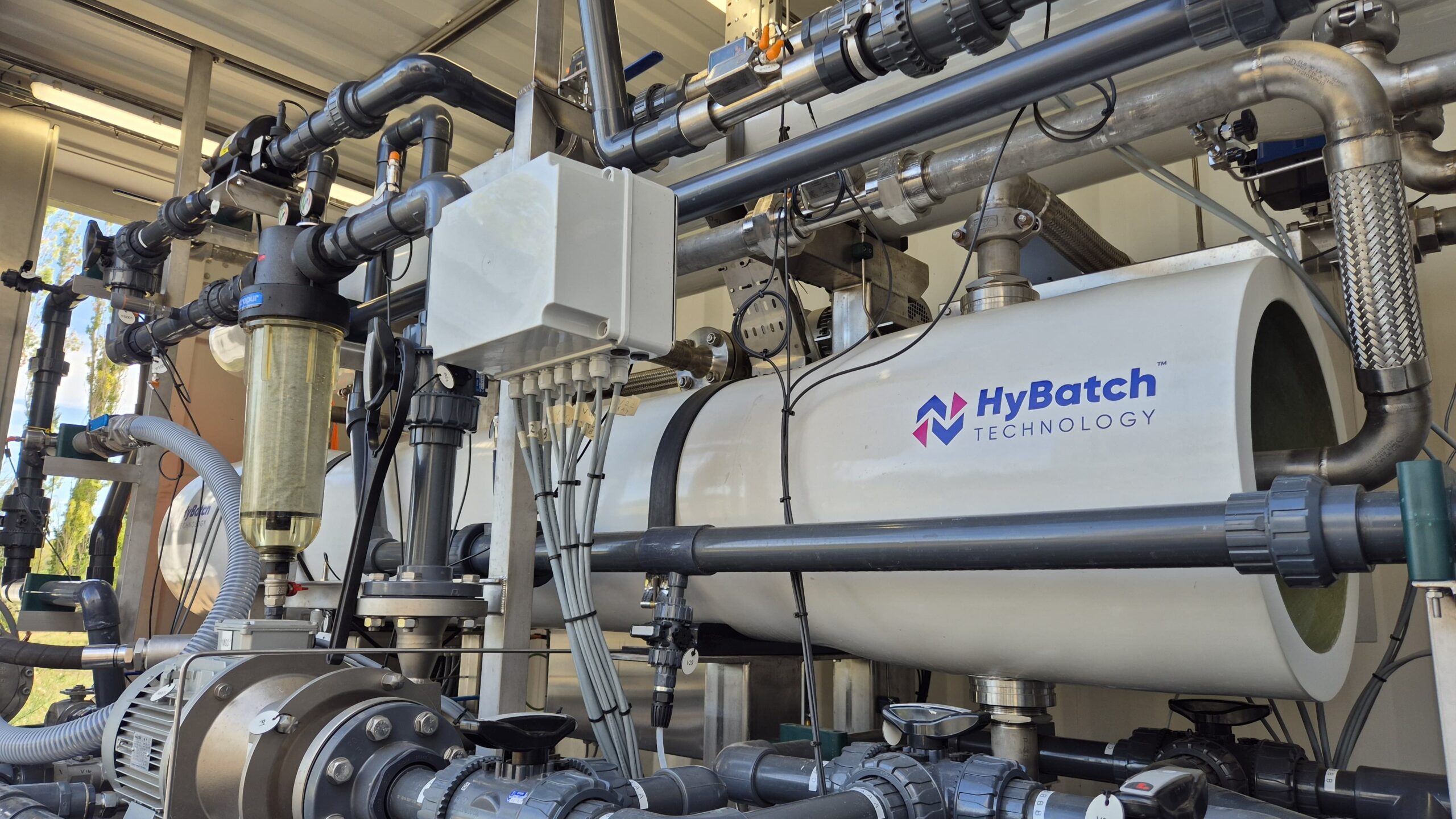 Salinity Solutions and SUEZ Launch First Hybrid Batch RO Pilot for Municipal Water Reuse in France